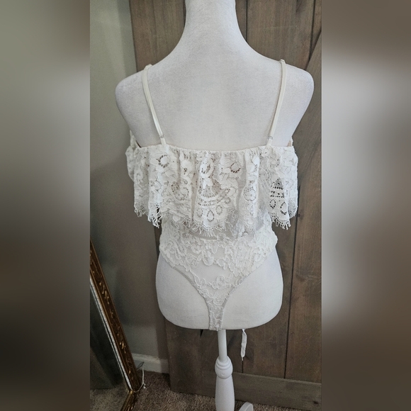 NBD×NAVEN Naven Allie Corset Lace Bodysuit in White. Size Medium - Picture 10 of 16